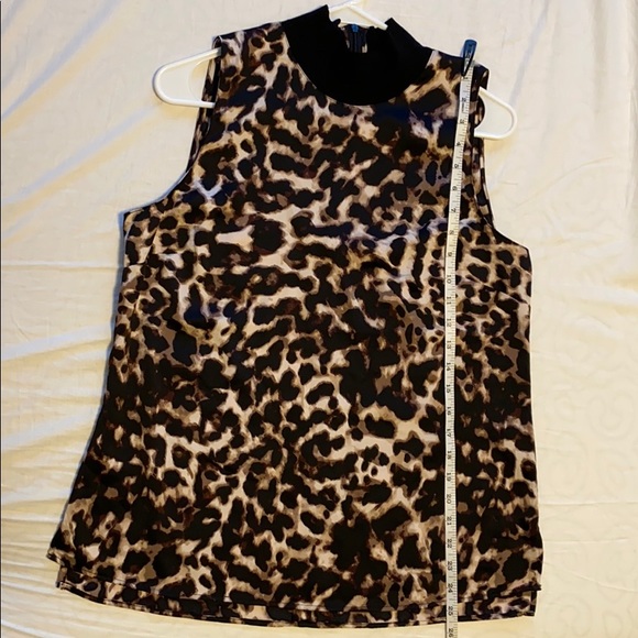 ✨NEW✨Top - Picture 2 of 6